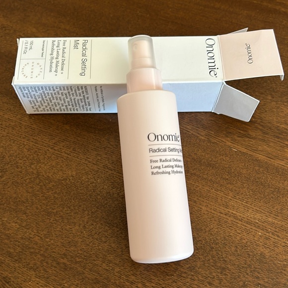 🎈3/$25🎈NIB Onomie Radical Setting Mist - full size - Picture 2 of 6